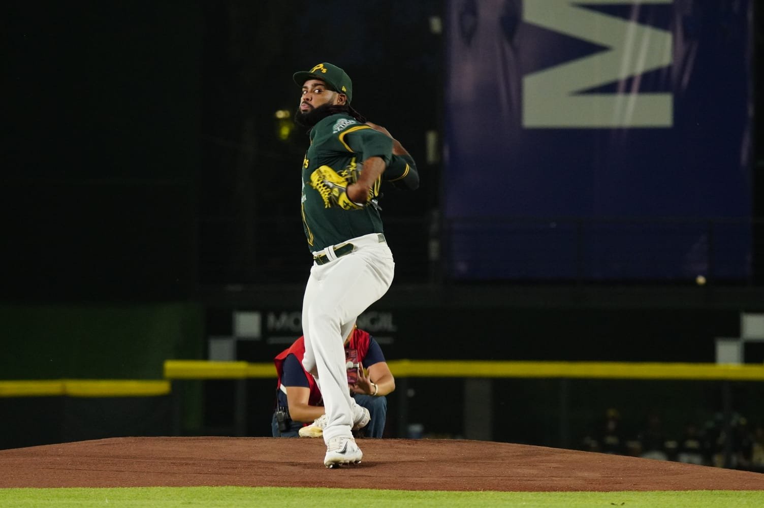 Olmecas vence 6-5 a Pericos tras un costoso despiste poblano en la novena
