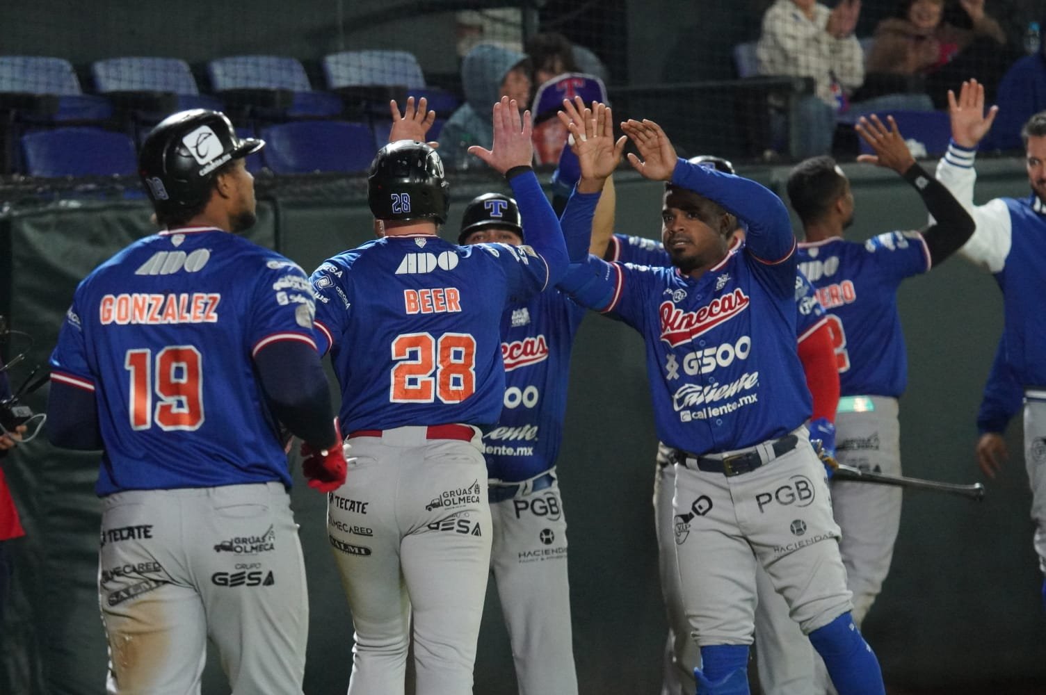 Olmecas explota con 8 en la séptima y liquida en cinco juegos a Pericos