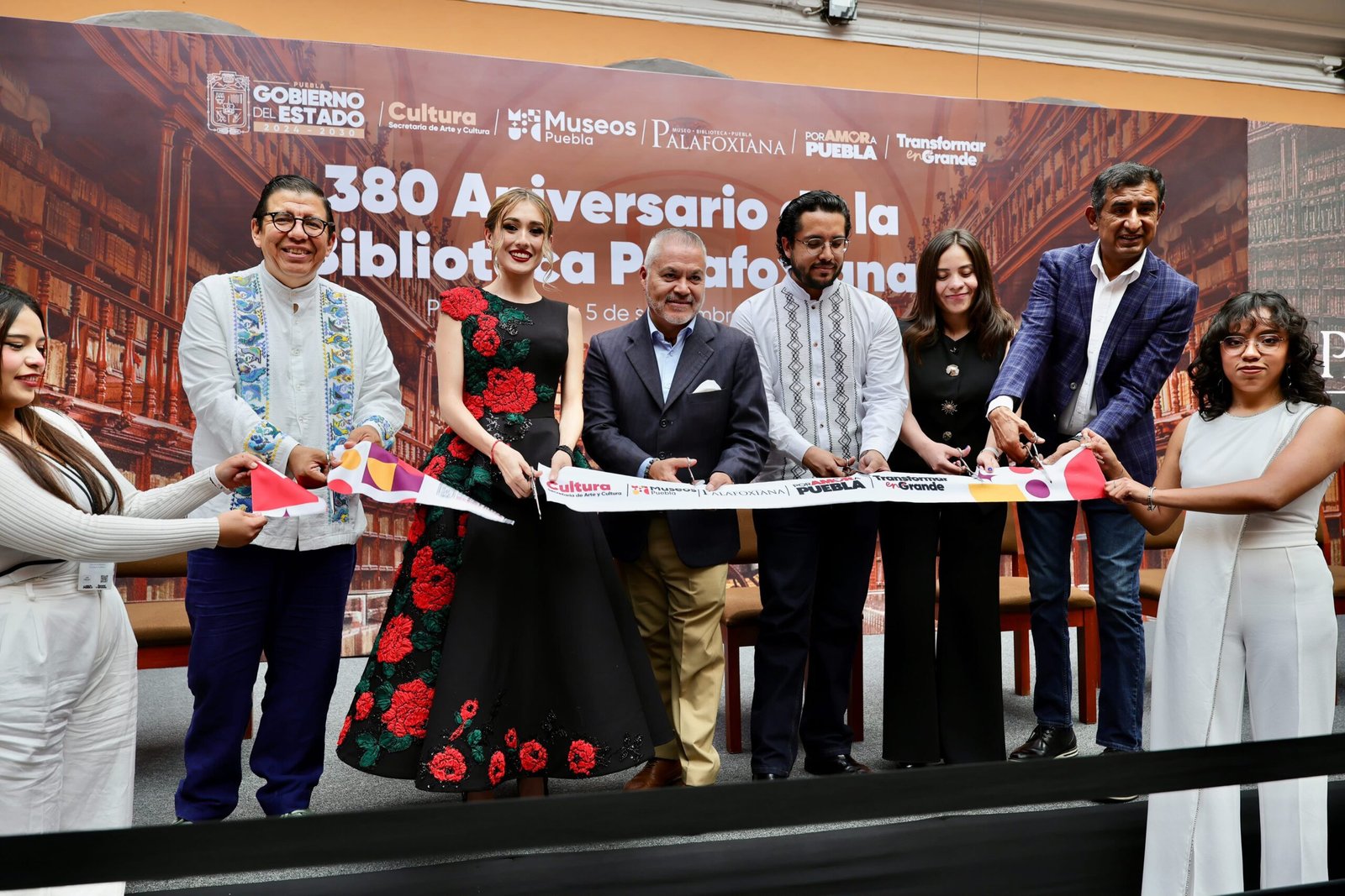 La Biblioteca Palafoxiana conmemora 380 años de historia y presenta exposición de arte indígena