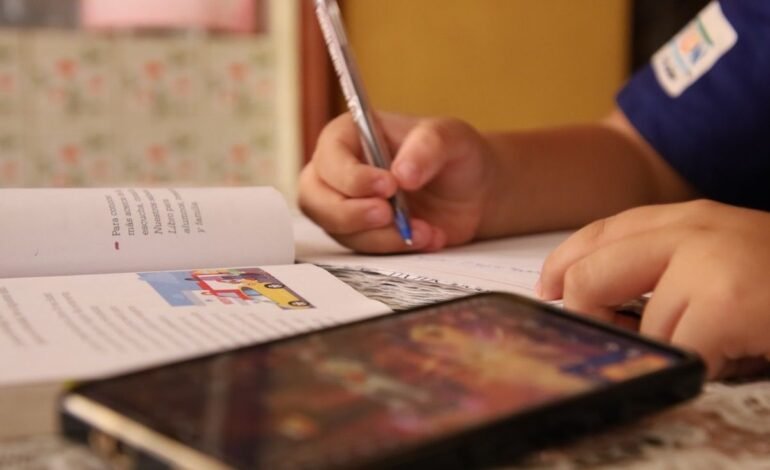 Así funcionará la restricción de celulares en las escuelas de México