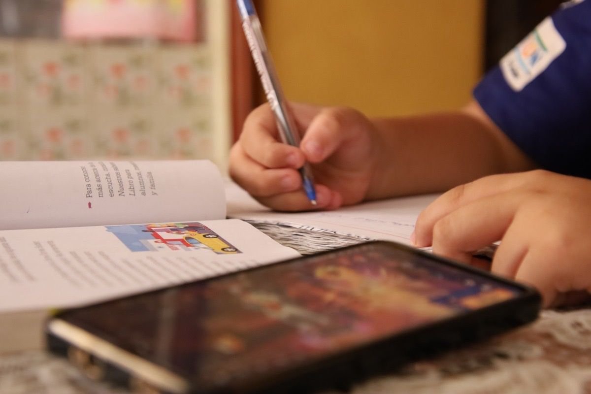 Así funcionará la restricción de celulares en las escuelas de México