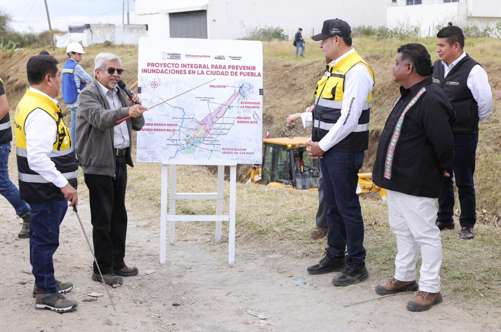 Encabeza Alejandro Armenta estrategia integral de limpieza y rescate de infraestructura hidráulica en la capital