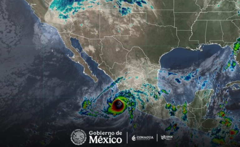 El huracán Simon alcanza la categoría 4 y amenaza las costas mexicanas