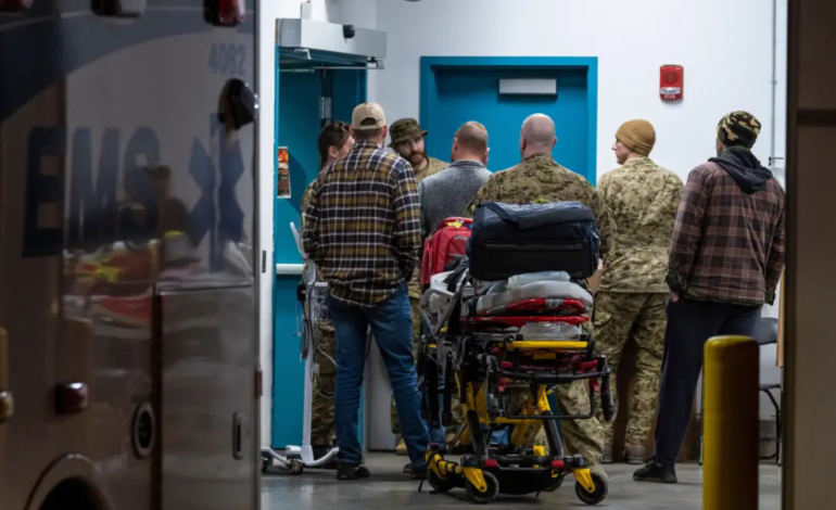 Múltiples víctimas y hospitales desbordados tras masivo incendio en base militar canadiense