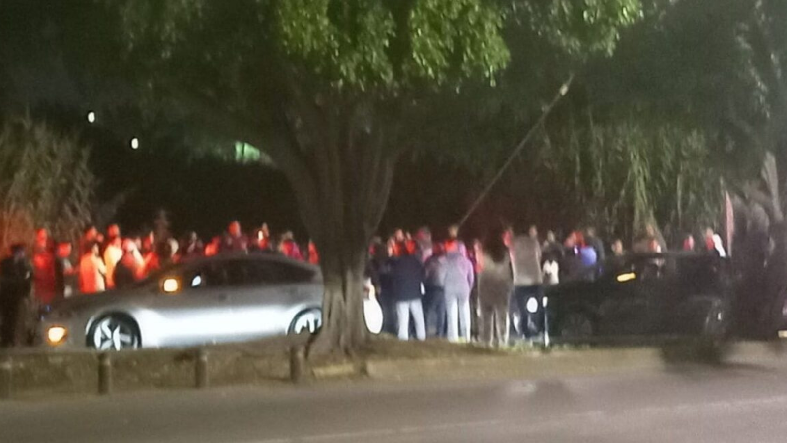Vecinos bloquean la 11 Sur tras presunto intento de rapto en San José Mayorazgo
