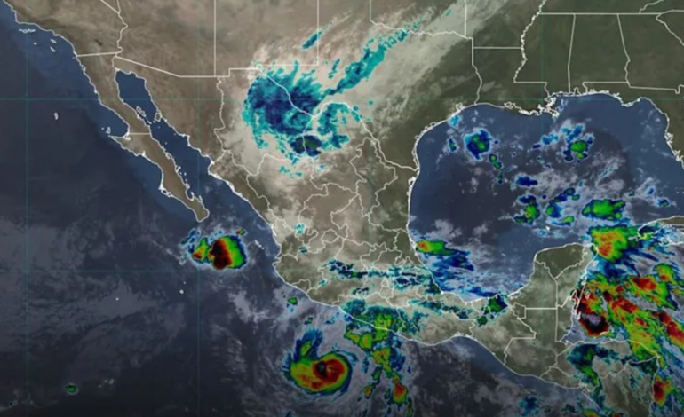 El huracán Trudy alcanza la categoría 3 frente a las costas de Michoacán