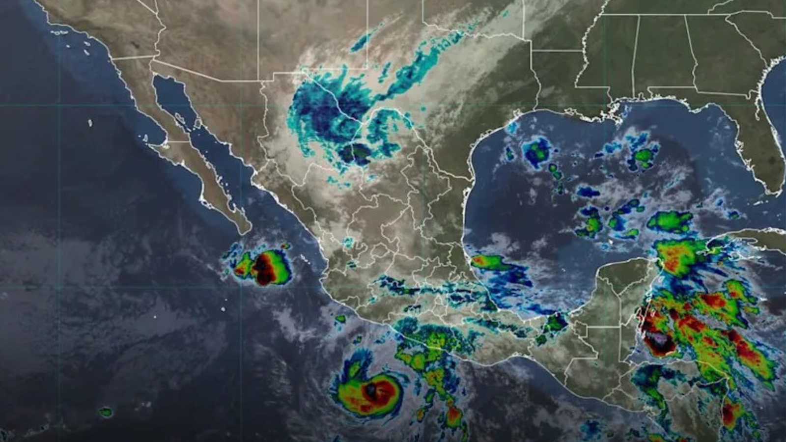 El huracán Trudy alcanza la categoría 3 frente a las costas de Michoacán