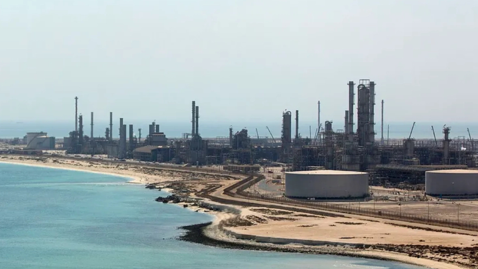 Precios del petróleo alcanzan máximos desde mayo tras ataques en Arabia Saudita