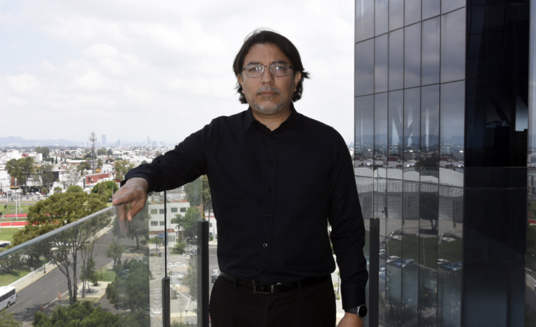 Especialista de la BUAP propone regular contenidos en redes sociales para frenar la desinformación