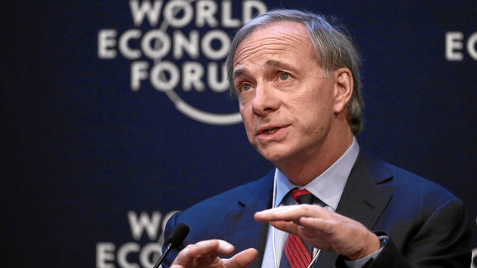 Ray Dalio advierte que la burbuja de la inteligencia artificial podría estallar pronto