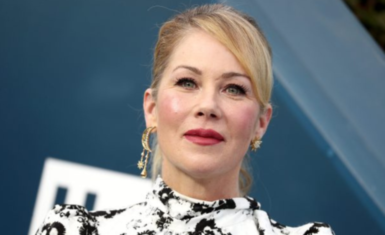 Christina Applegate revela que fue diagnosticada erróneamente con esclerosis múltiple tras 5 años