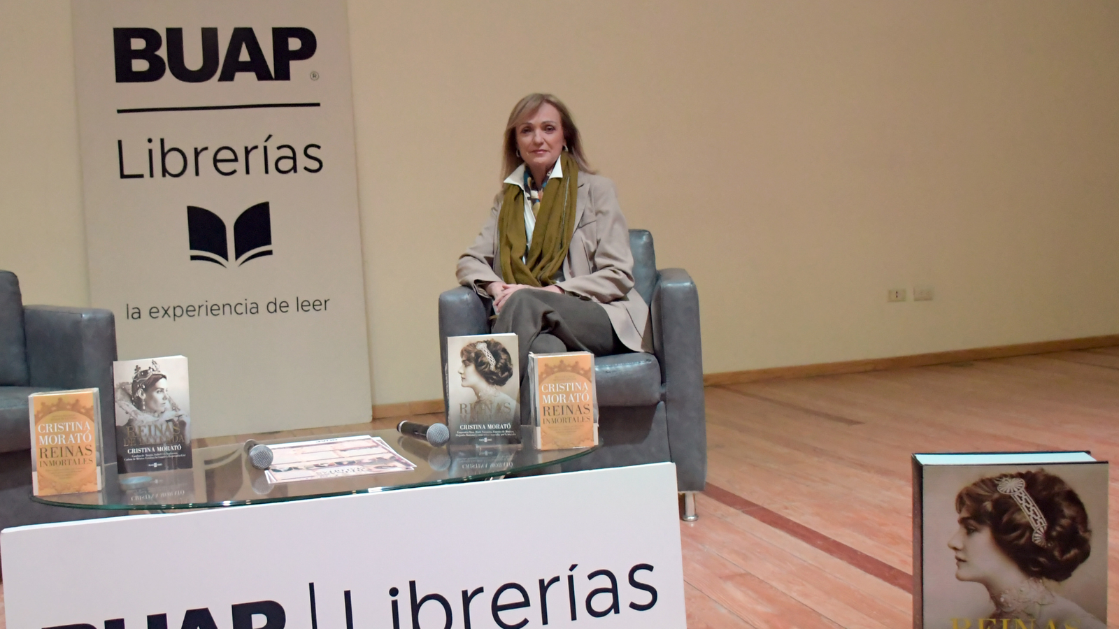 Cristina Morató comparte con la comunidad BUAP su visión de las reinas de la historia
