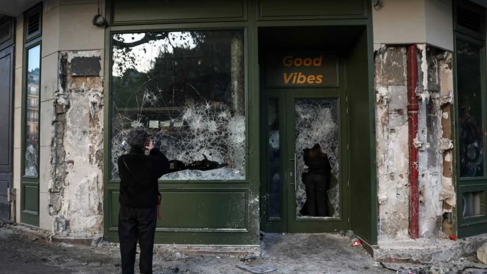 Macron acusa a líderes extranjeros de usar los disturbios de Francia con fines electorales