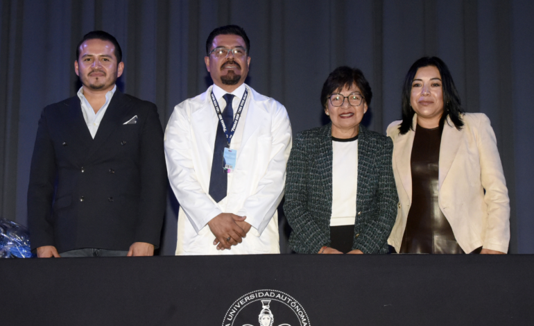 BUAP entrega reconocimientos a personal del Hospital Universitario por el Día del Médico