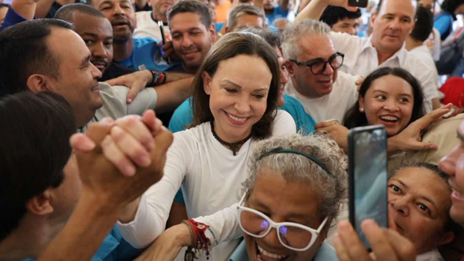 María Corina Machado regresa por sorpresa a Venezuela tras casi un año en el exilio