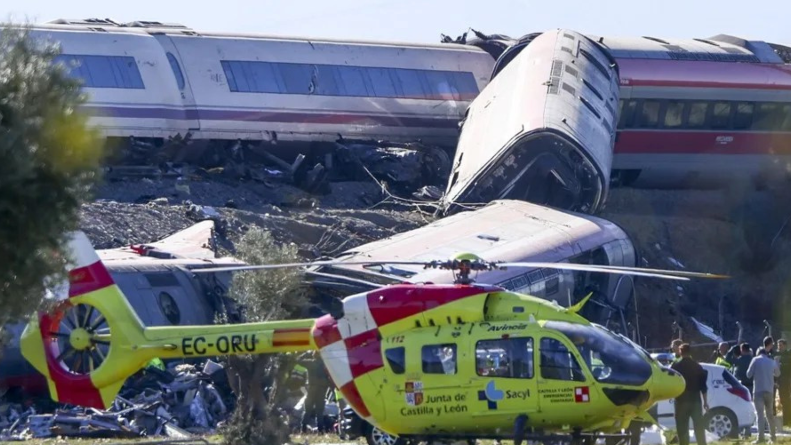 Choque de dos trenes de alta velocidad en España deja al menos 64 fallecidos y decenas de heridos