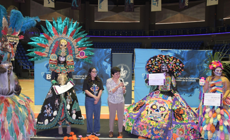 La BUAP celebra su primer Desfile de Día de Muertos en Ciudad Universitaria