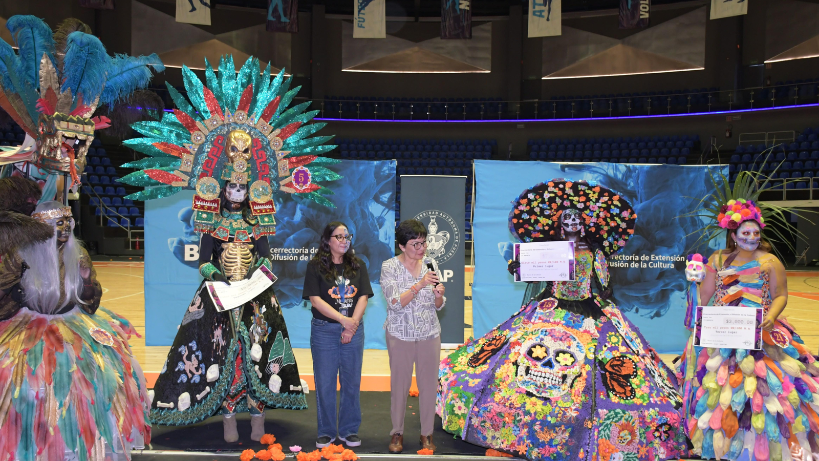 La BUAP celebra su primer Desfile de Día de Muertos en Ciudad Universitaria