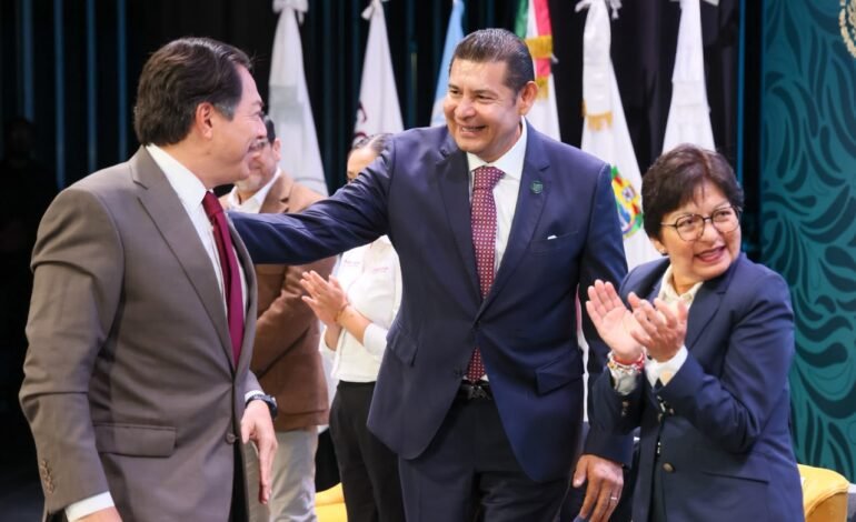 UNESCO y SEP impulsan la alfabetización digital y la regulación de plataformas en las escuelas