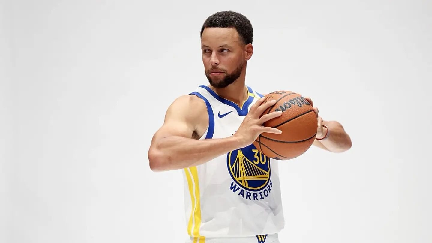 Stephen Curry supera los 200 millones de dólares y lidera a los mejor pagados de la NBA