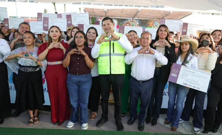 Alejandro Armenta impulsa el desarrollo regional con la entrega de 72 apoyos para Obra Comunitaria en turismo
