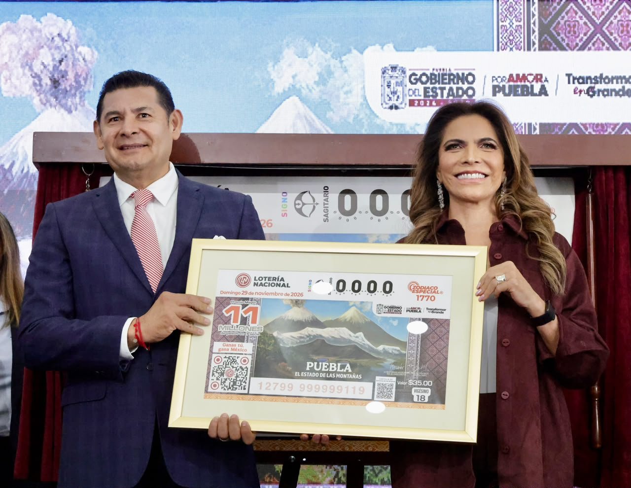Lotería Nacional y Alejandro Armenta develan billete en homenaje a la riqueza natural de Puebla