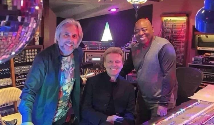 Luis Miguel reaparece en un estudio de grabación y desata rumores de nuevo álbum